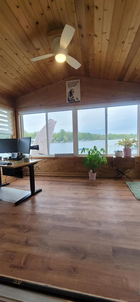 415 Coledale Drive White Lake Charter Township MI 48386