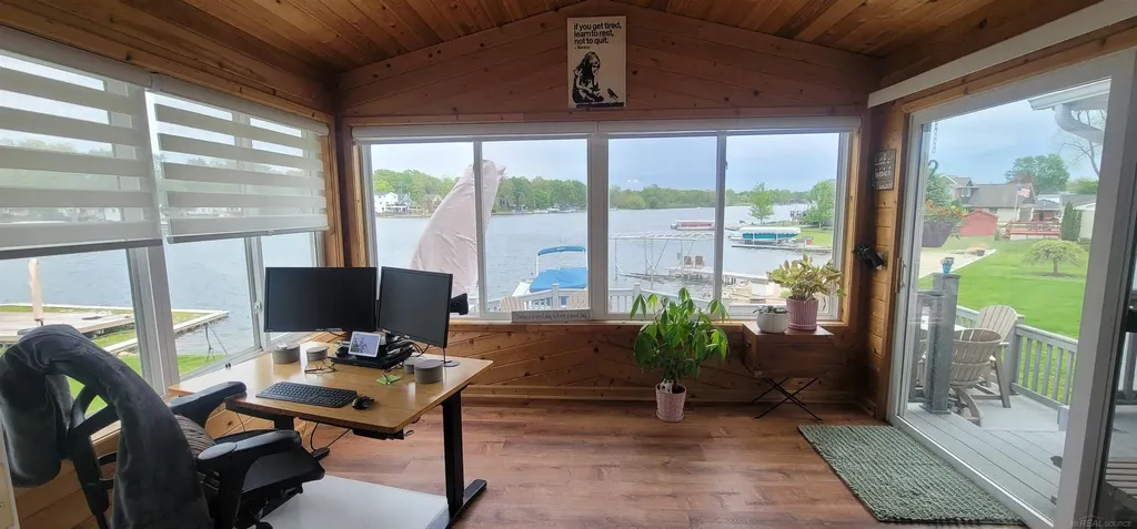 415 Coledale Drive White Lake Charter Township MI 48386
