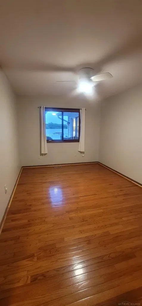415 Coledale Drive White Lake Charter Township MI 48386