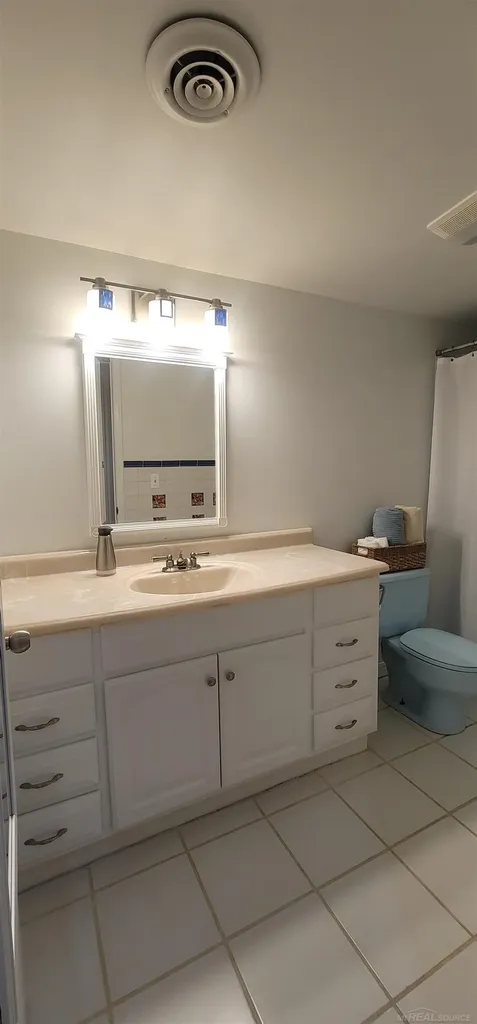 415 Coledale Drive White Lake Charter Township MI 48386