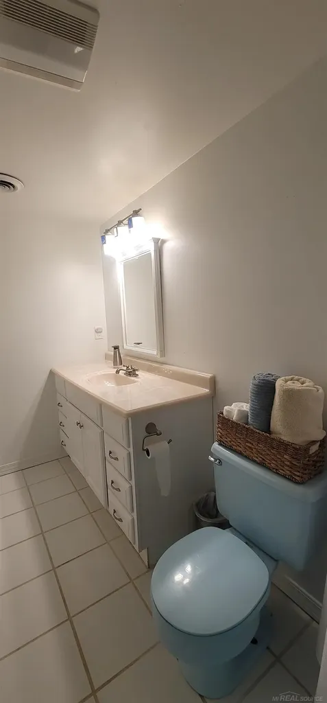 415 Coledale Drive White Lake Charter Township MI 48386