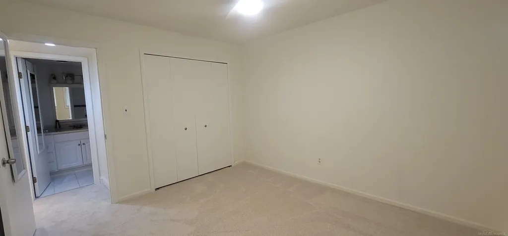 415 Coledale Drive White Lake Charter Township MI 48386