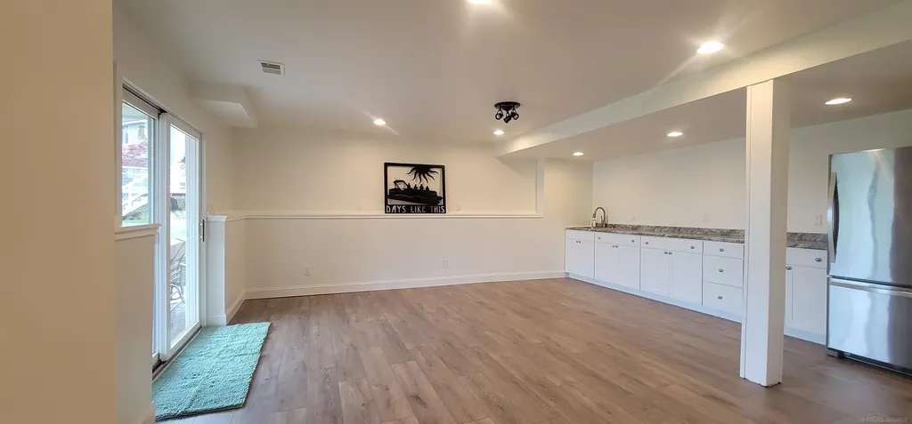 415 Coledale Drive White Lake Charter Township MI 48386