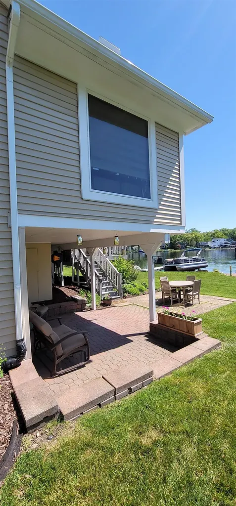 415 Coledale Drive White Lake Charter Township MI 48386