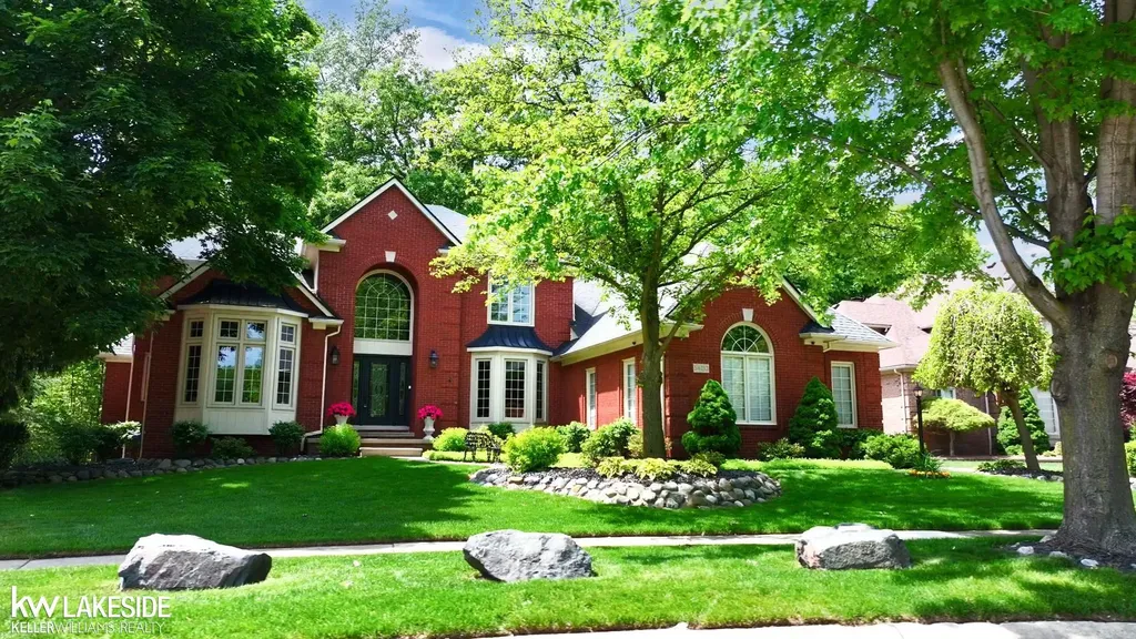 54213 Flamingo Drive Shelby Charter Township MI 48315
