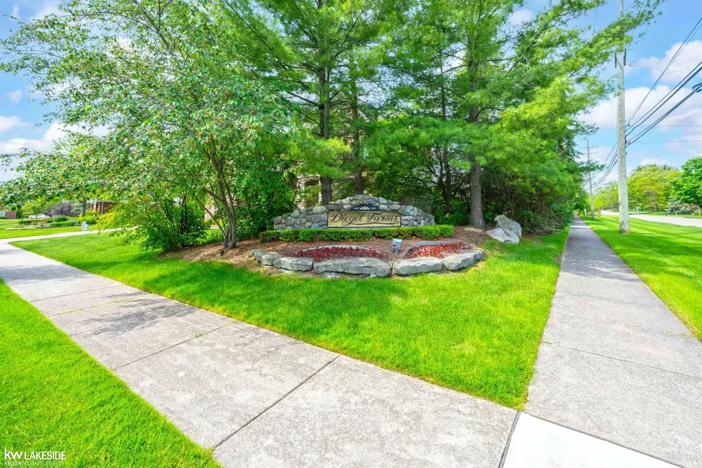 54213 Flamingo Drive Shelby Charter Township MI 48315