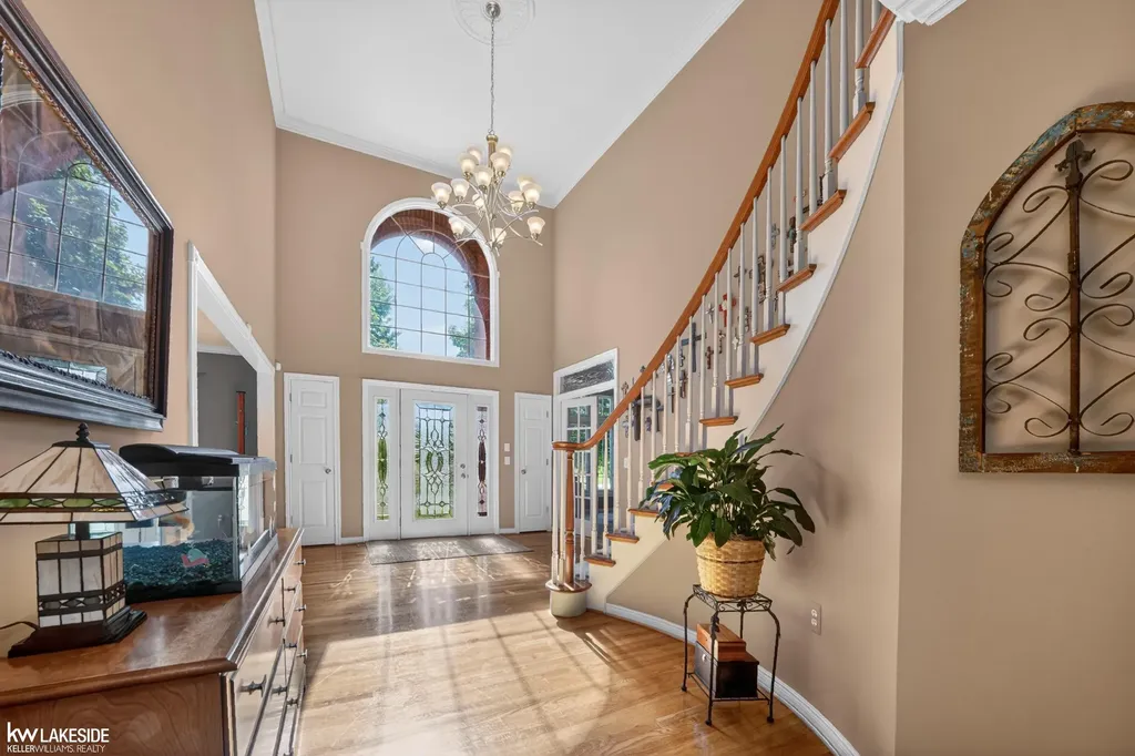 54213 Flamingo Drive Shelby Charter Township MI 48315
