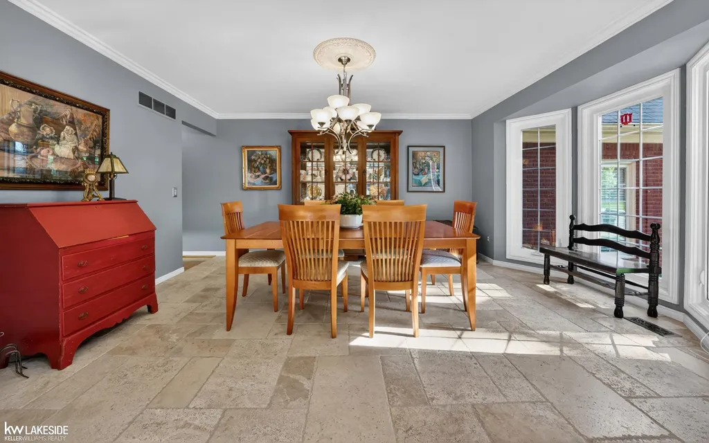 54213 Flamingo Drive Shelby Charter Township MI 48315