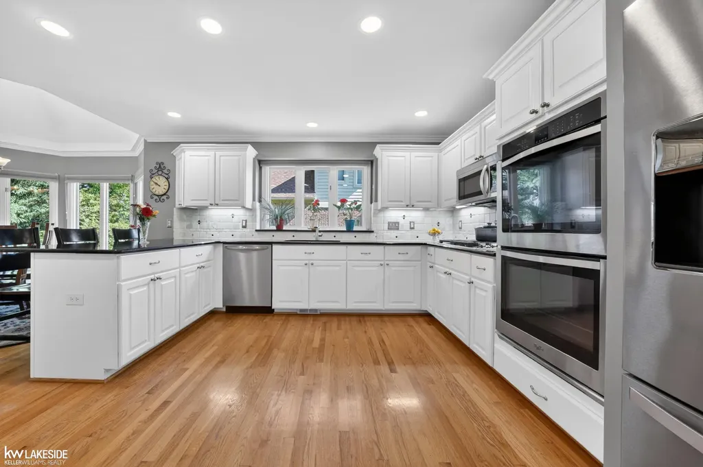 54213 Flamingo Drive Shelby Charter Township MI 48315