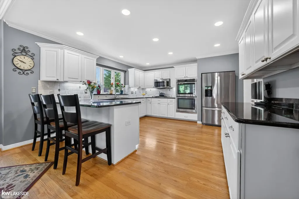 54213 Flamingo Drive Shelby Charter Township MI 48315