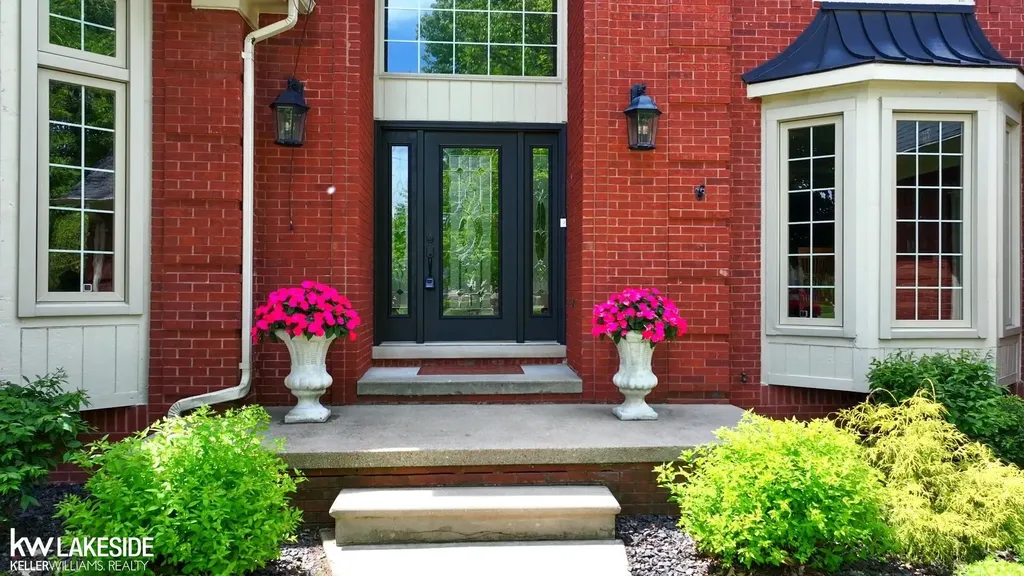 54213 Flamingo Drive Shelby Charter Township MI 48315