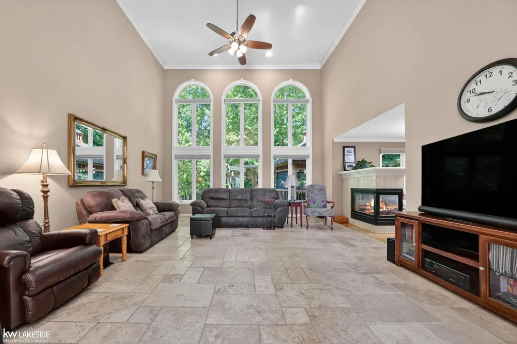 54213 Flamingo Drive Shelby Charter Township MI 48315