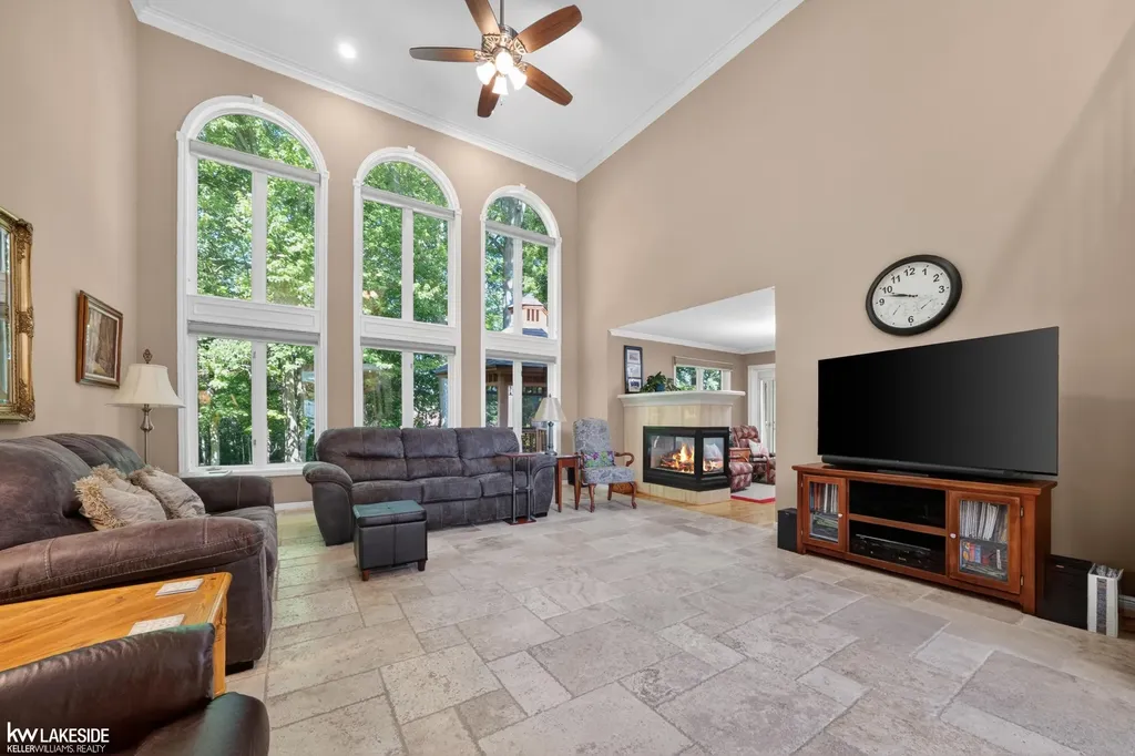 54213 Flamingo Drive Shelby Charter Township MI 48315