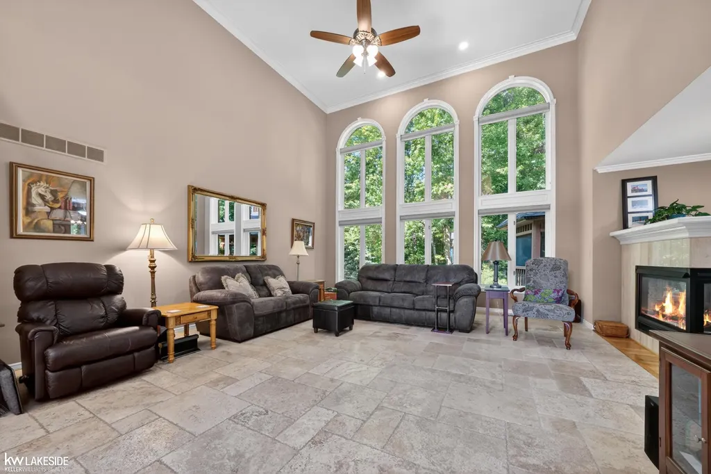 54213 Flamingo Drive Shelby Charter Township MI 48315