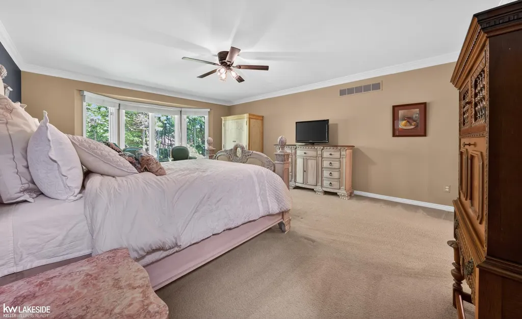 54213 Flamingo Drive Shelby Charter Township MI 48315