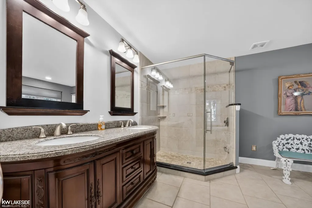 54213 Flamingo Drive Shelby Charter Township MI 48315