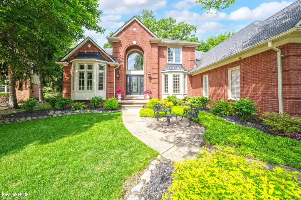 54213 Flamingo Drive Shelby Charter Township MI 48315
