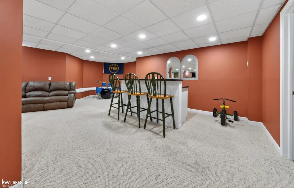 54213 Flamingo Drive Shelby Charter Township MI 48315