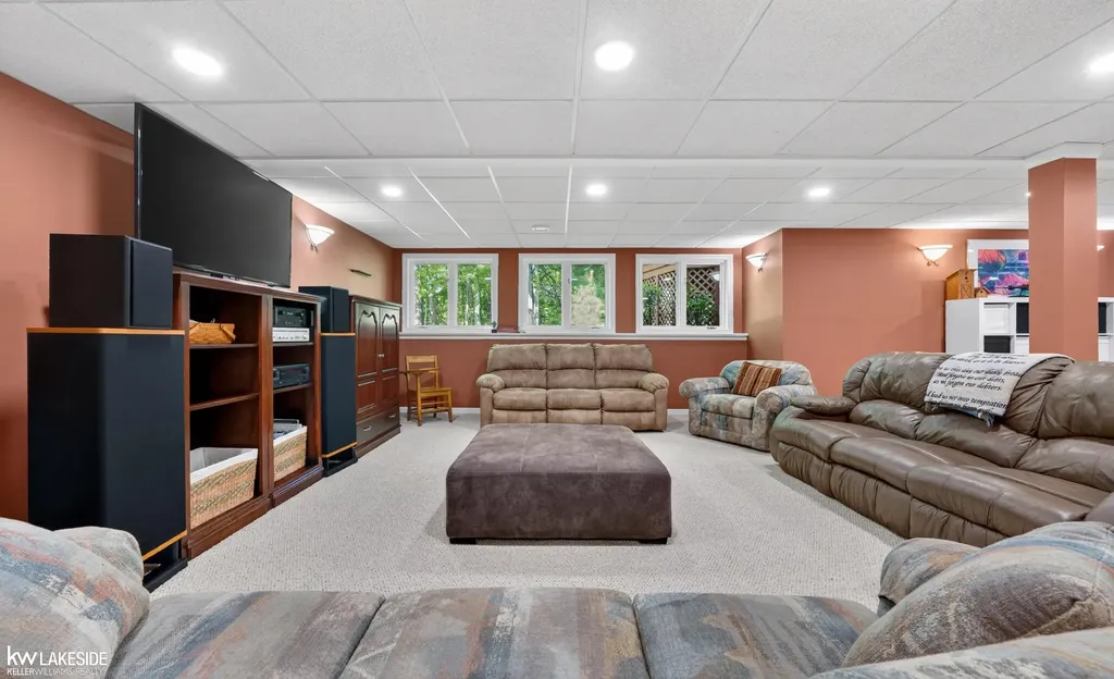 54213 Flamingo Drive Shelby Charter Township MI 48315