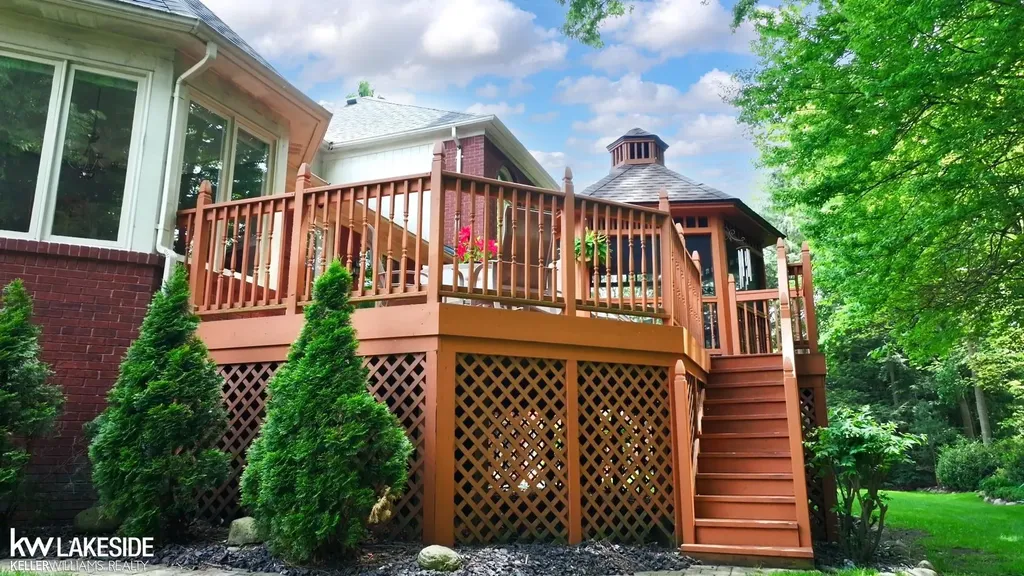 54213 Flamingo Drive Shelby Charter Township MI 48315