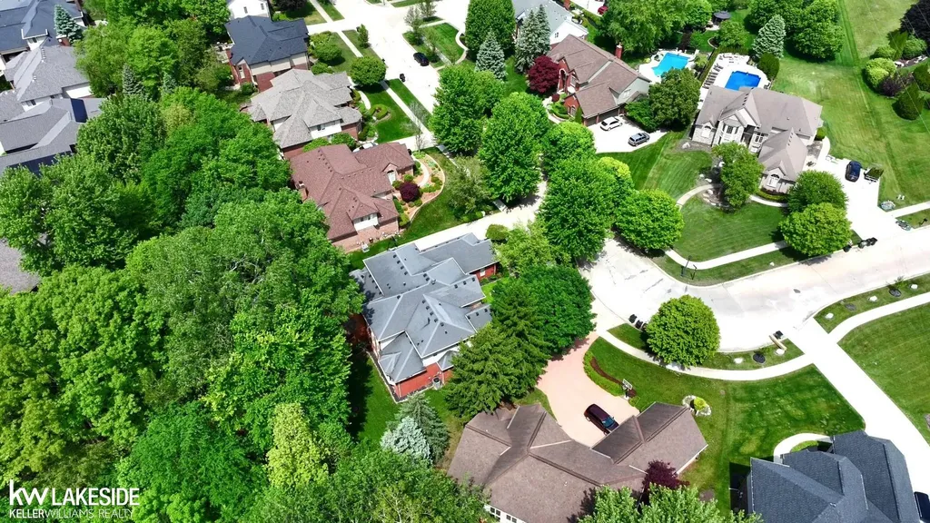 54213 Flamingo Drive Shelby Charter Township MI 48315