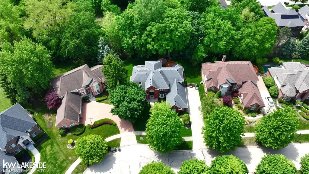 54213 Flamingo Drive Shelby Charter Township MI 48315