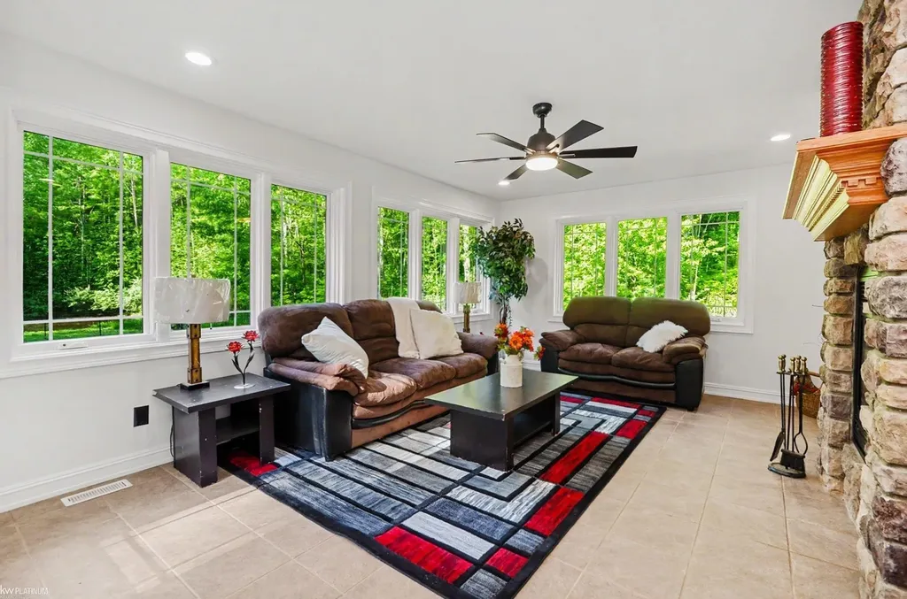 8367 Lindsey Road Casco Township MI 48064