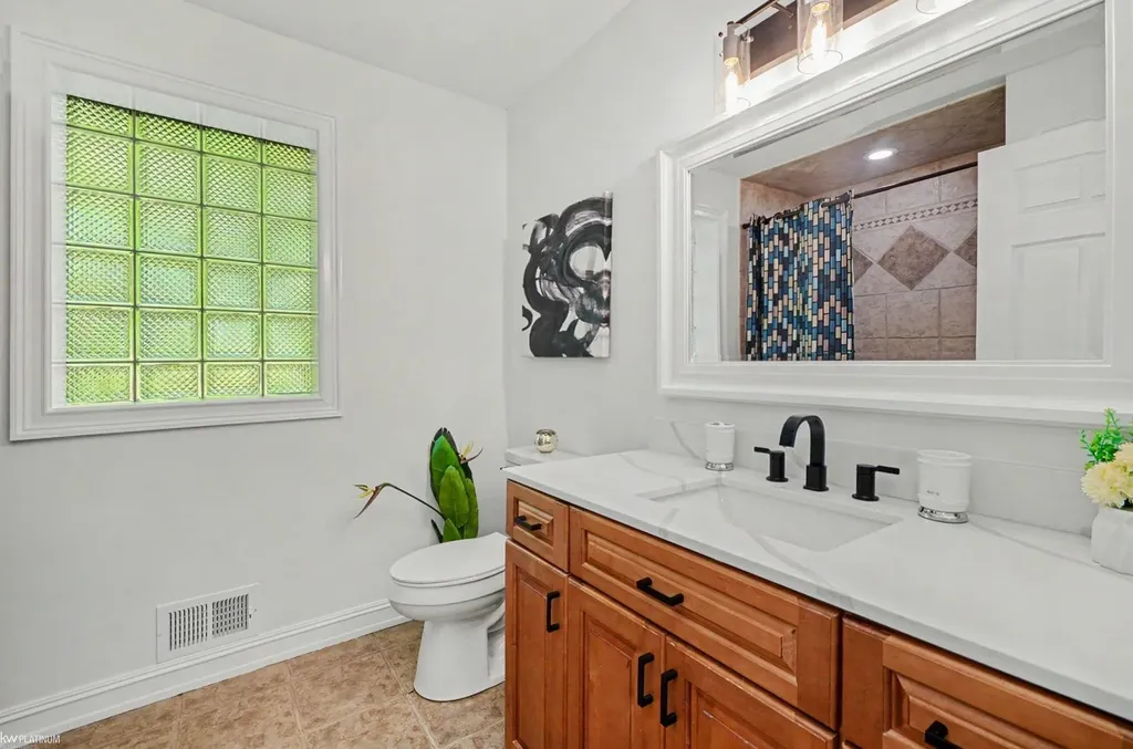 8367 Lindsey Road Casco Township MI 48064