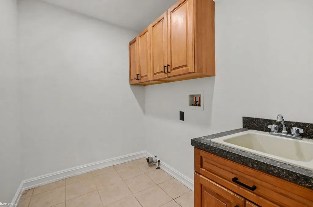 8367 Lindsey Road Casco Township MI 48064