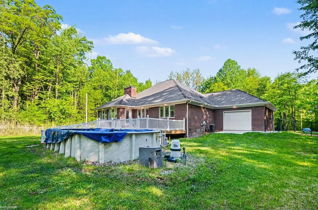 8367 Lindsey Road Casco Township MI 48064
