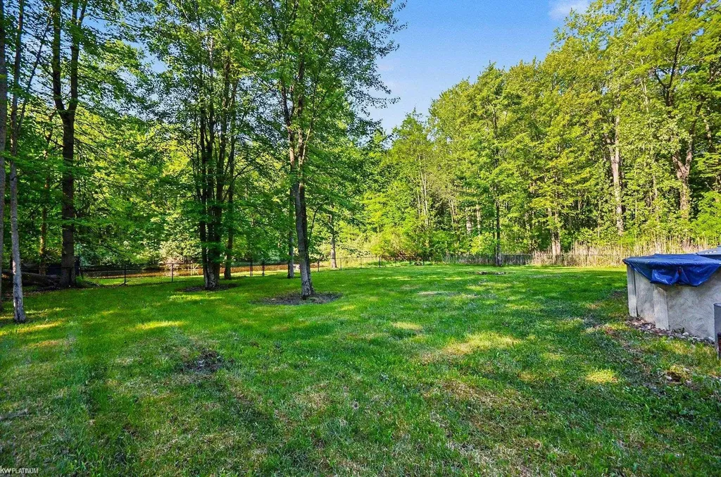 8367 Lindsey Road Casco Township MI 48064