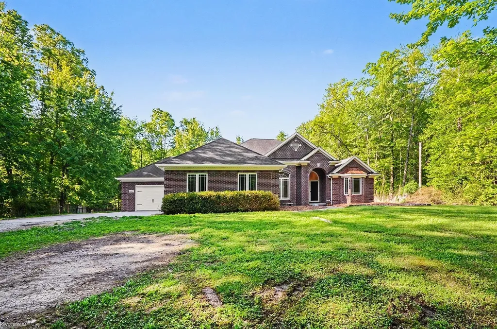 8367 Lindsey Road Casco Township MI 48064