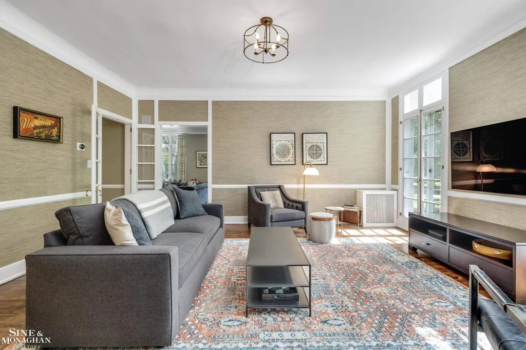 115 Lewiston Road Grosse Pointe Farms City MI 48236