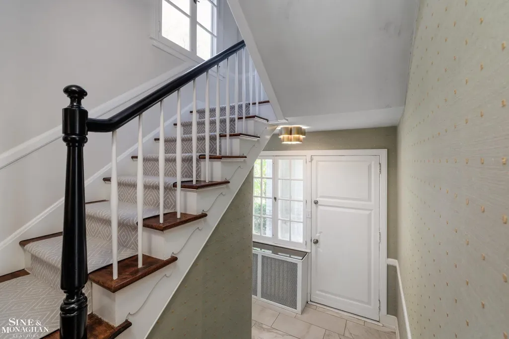 115 Lewiston Road Grosse Pointe Farms City MI 48236