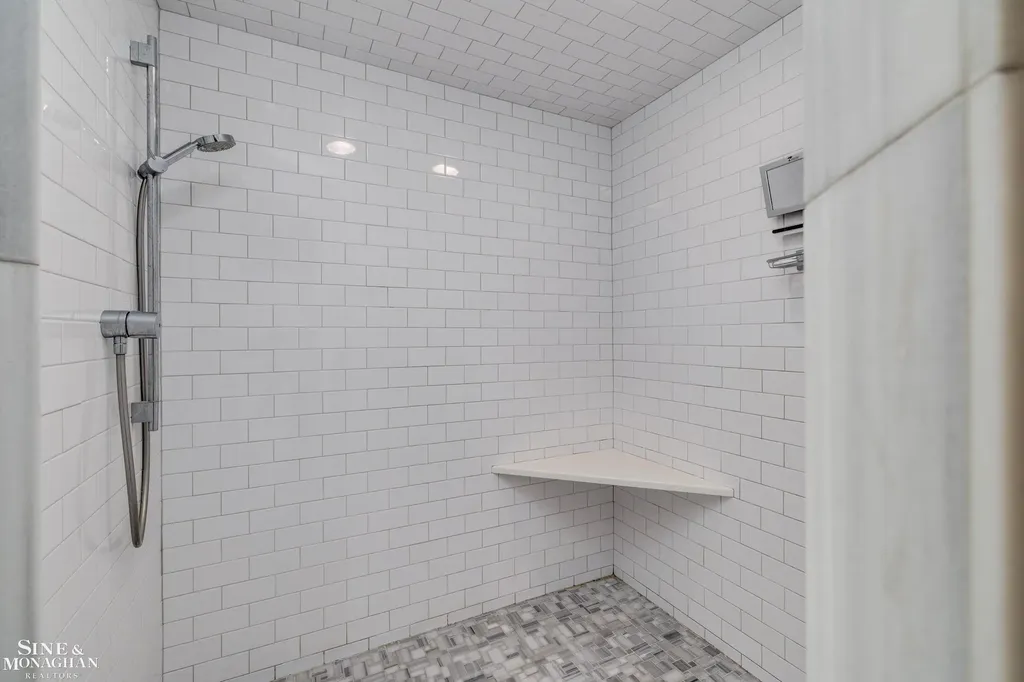 115 Lewiston Road Grosse Pointe Farms City MI 48236