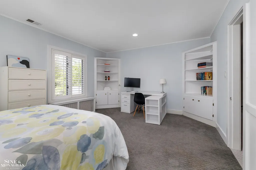 115 Lewiston Road Grosse Pointe Farms City MI 48236