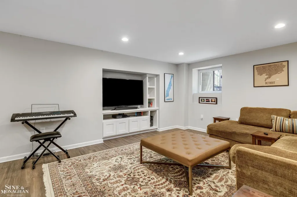 115 Lewiston Road Grosse Pointe Farms City MI 48236