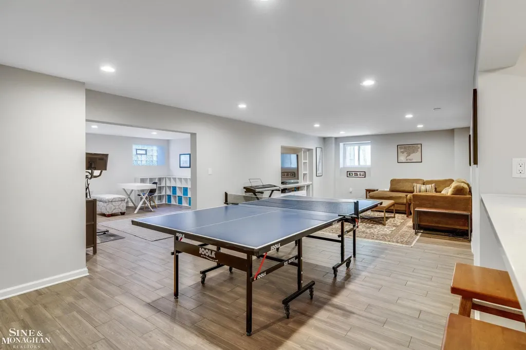 115 Lewiston Road Grosse Pointe Farms City MI 48236