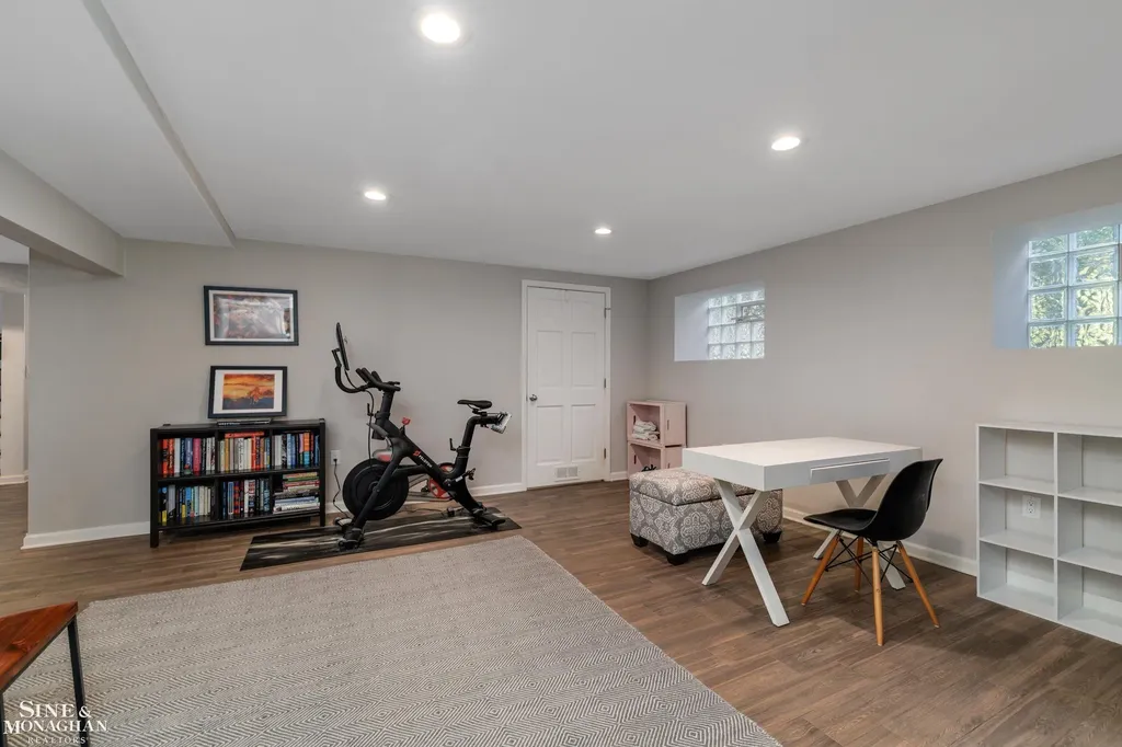 115 Lewiston Road Grosse Pointe Farms City MI 48236