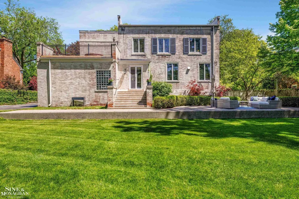 115 Lewiston Road Grosse Pointe Farms City MI 48236