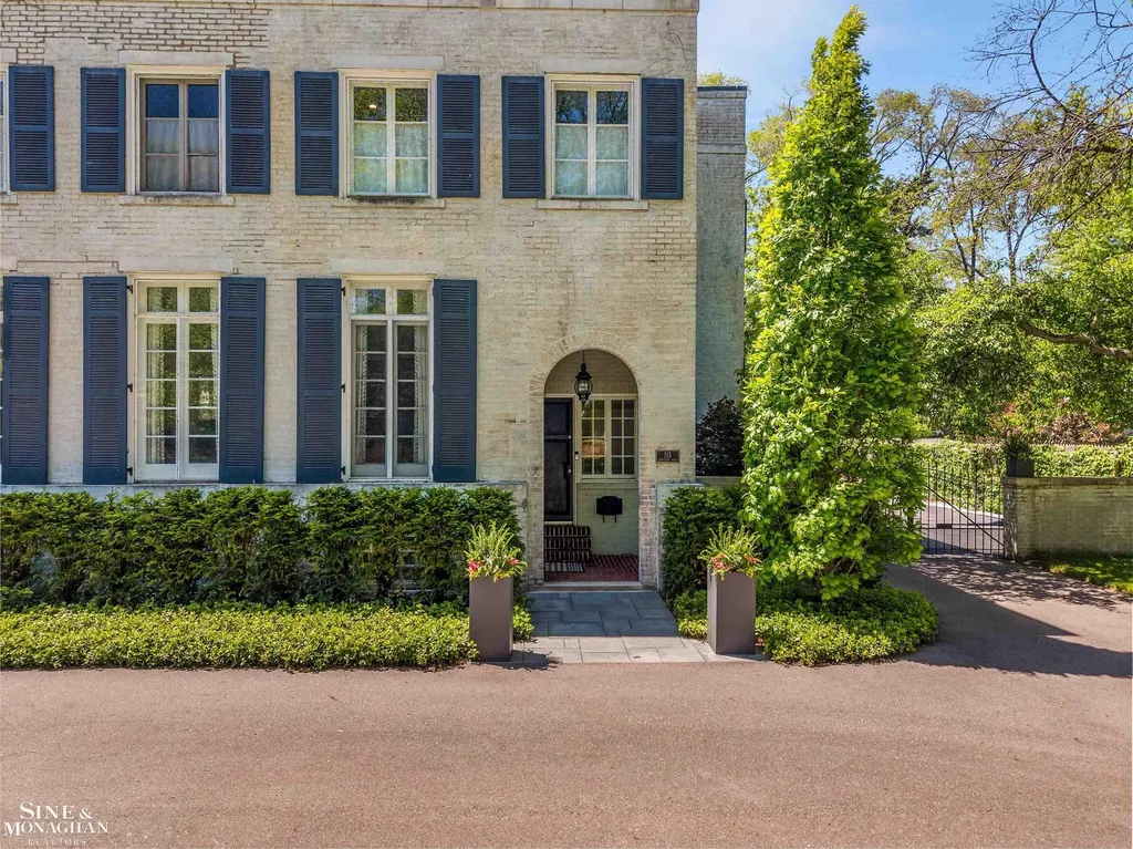 115 Lewiston Road Grosse Pointe Farms City MI 48236