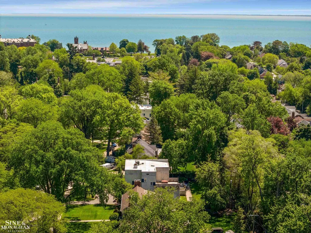 115 Lewiston Road Grosse Pointe Farms City MI 48236