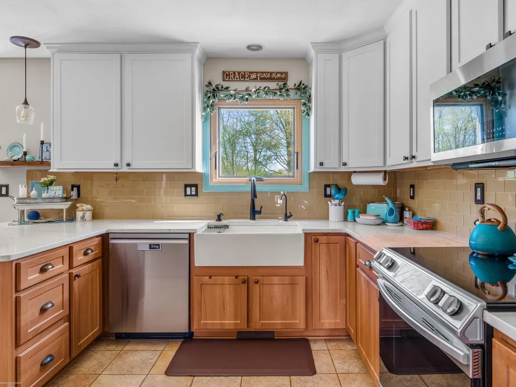202 Donna Mae Drive Leonard Village MI 48367