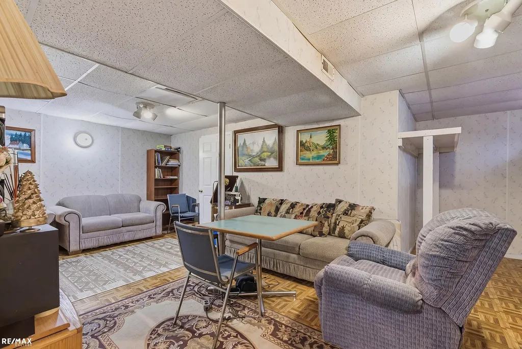1288 Jay Street Waterford Charter Township MI 48327
