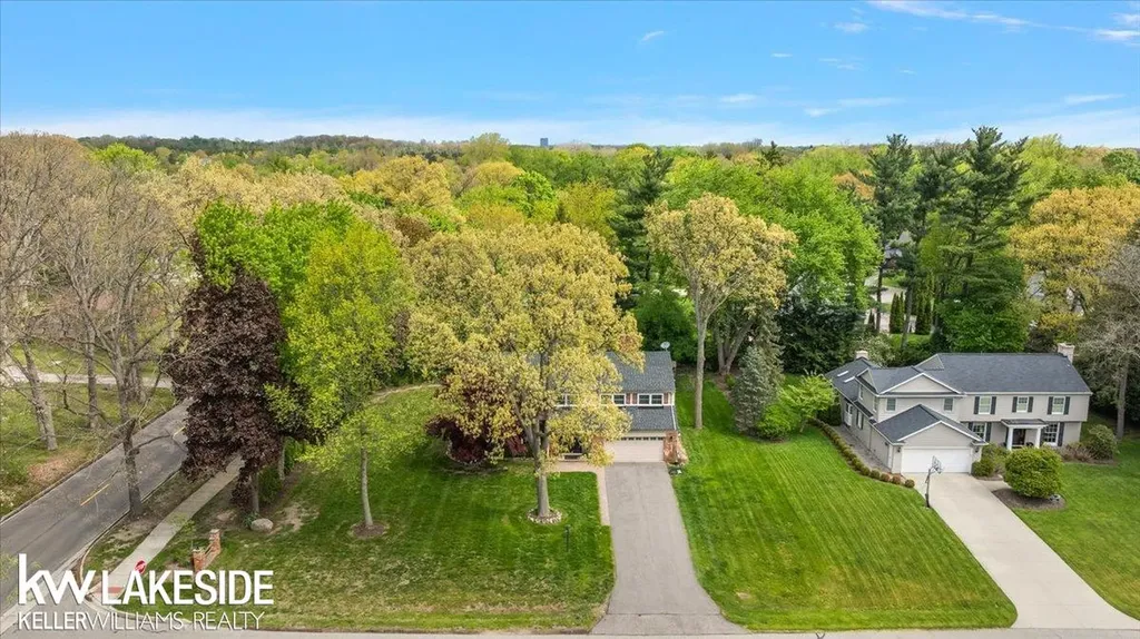 911 Lamppost Lane Bloomfield Hills City MI 48304