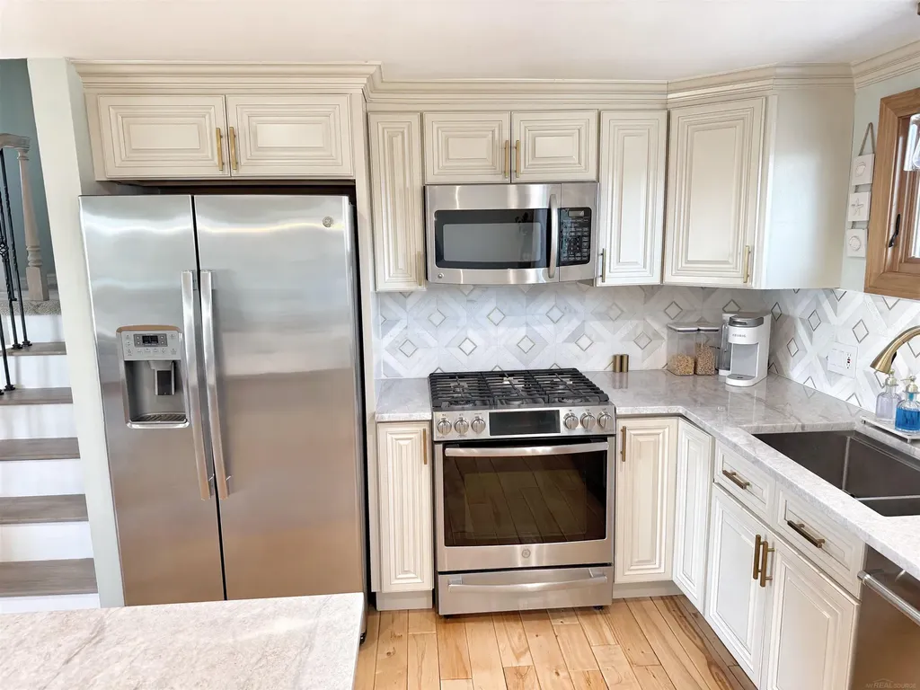39228 Venetian Drive Harrison Charter Township MI 48045