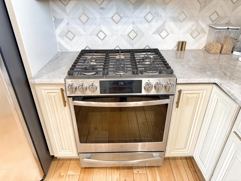 39228 Venetian Drive Harrison Charter Township MI 48045