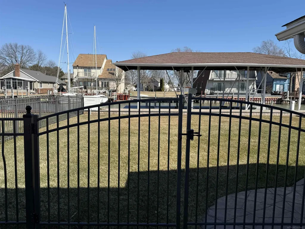 39228 Venetian Drive Harrison Charter Township MI 48045