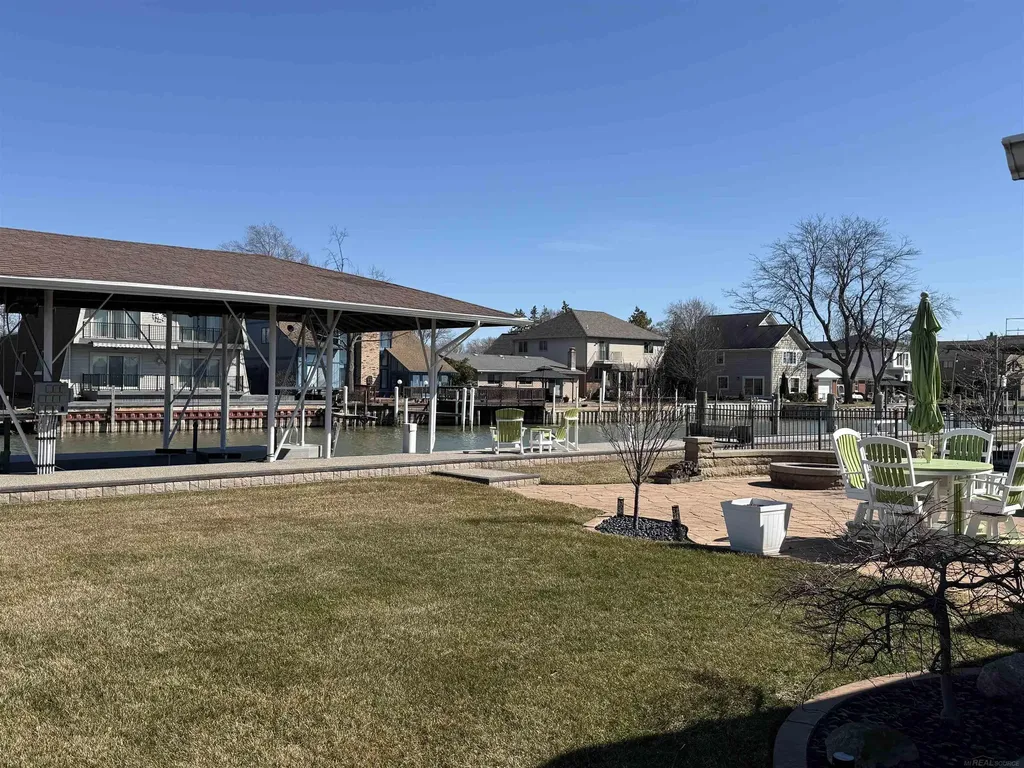 39228 Venetian Drive Harrison Charter Township MI 48045