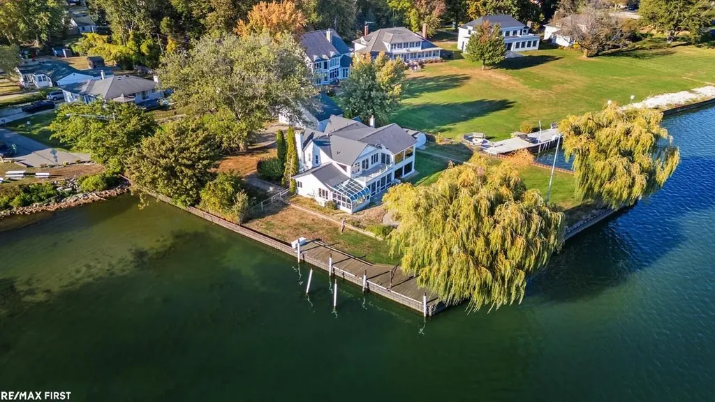 27927 Ponchartrain Street Harrison Charter Township MI 48045